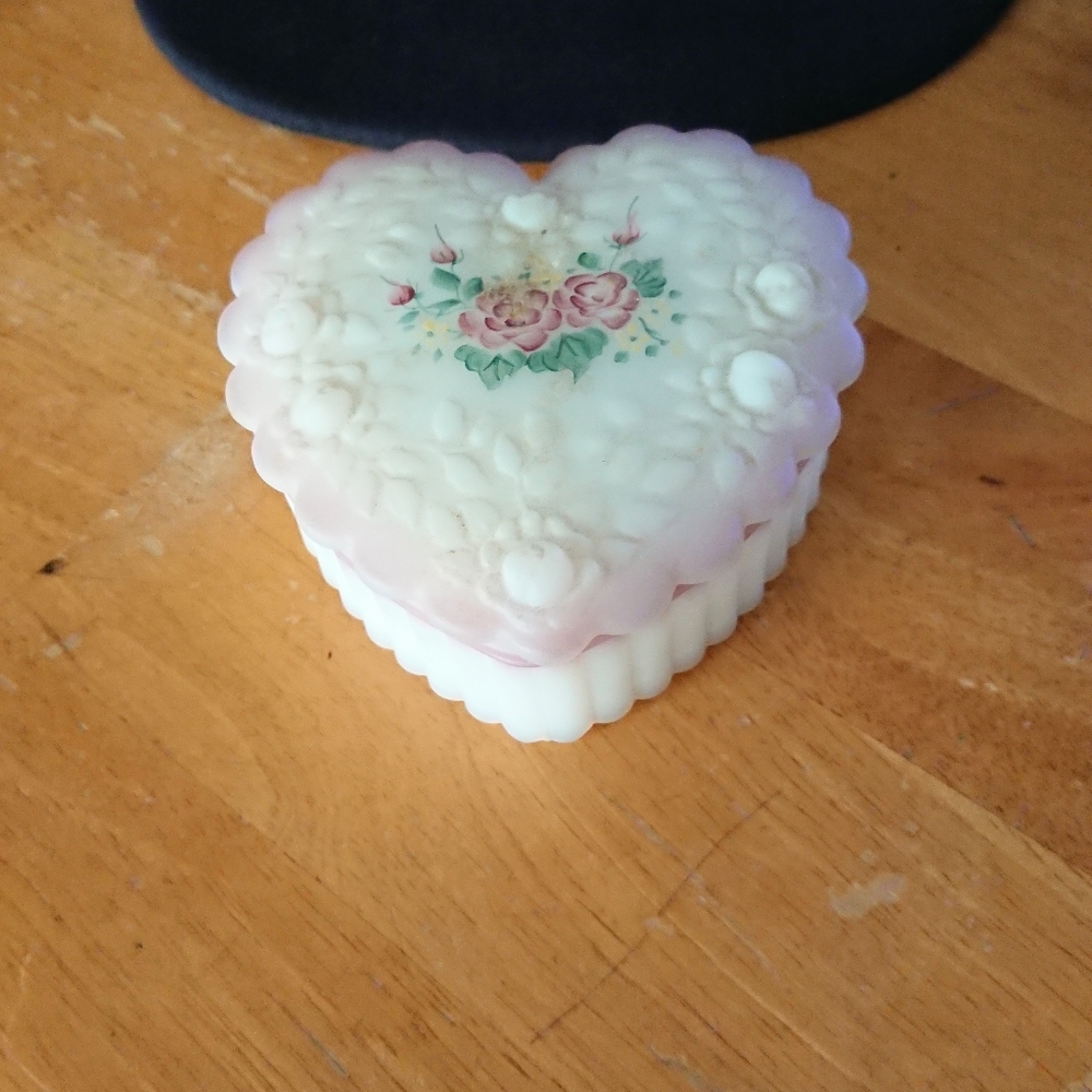 Fenton Hand Painted Heart   Trinket Art Glass - Picture 12 of 13